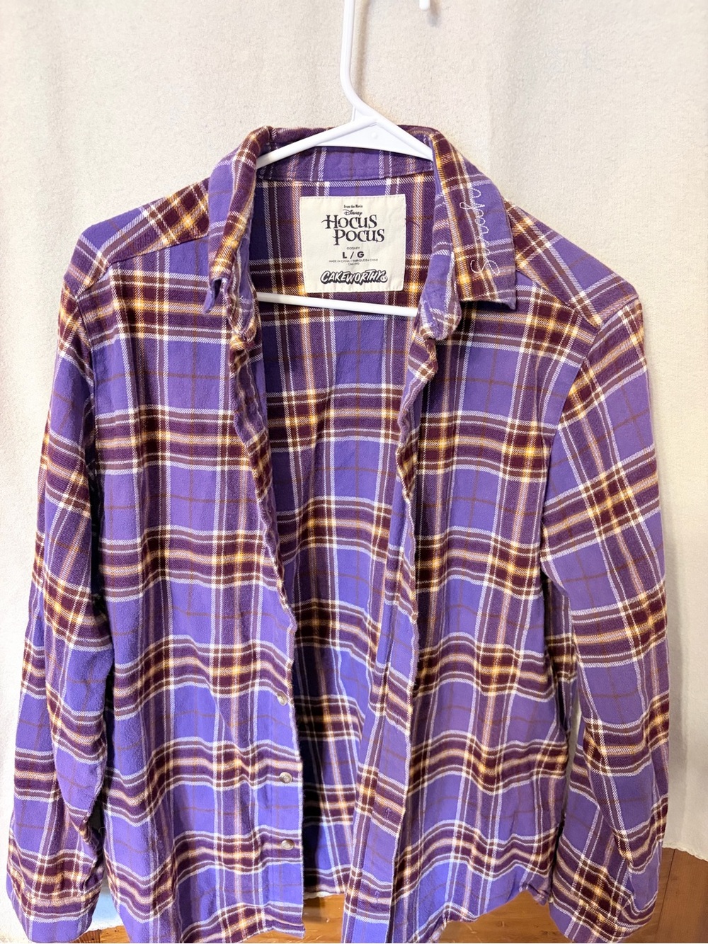 Disney Cakeworthy Hocus Pocus Sarah Sanderson Amuck Flannel Plaid Shirt